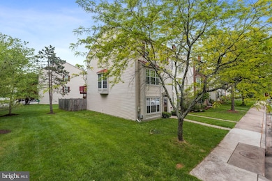 9317 Frensham Ct, Laurel, MD 20708 - photo 3