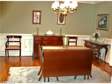 Dining Room - Lovely Dining room - perfect for lar