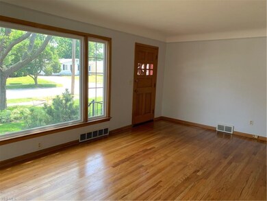 1702 Eldon Dr, Wickliffe, OH 44092 - photo 4