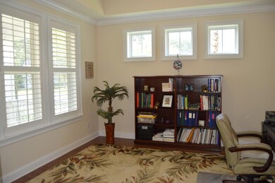 Linda Caldwell - 6_Office
