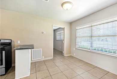 1123 W 31st St, Houston, TX 77018 - photo 5