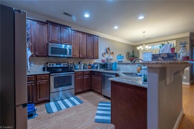 2857 Willoughby Ct, Burlington, NC 27215 - photo 7