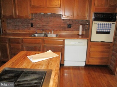 1090 Giles Mill Rd, Bunker Hill, WV 25413 - photo 5