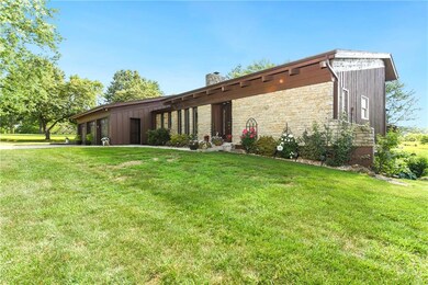 4090 SW Pryor Rd, Lees Summit, MO 64082 - photo 3