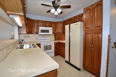 Springtree Condo 0013