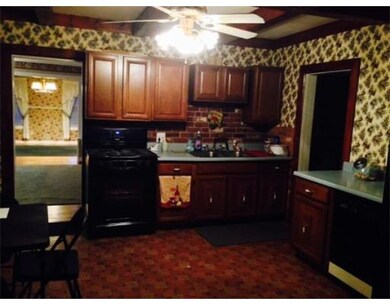 5 Agawam St, Worcester, MA 01603 - photo 4