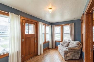 Great enclosed front porch