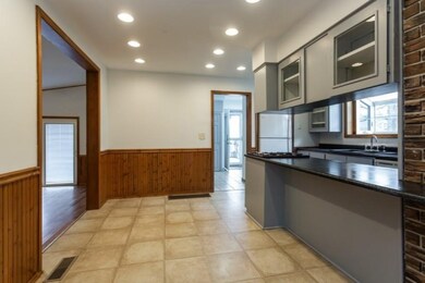 03_6627BerrienStreetE_5_Kitchen_LowRes