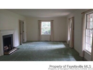 2529 Mirror Lake Dr, Fayetteville, NC 28303 - photo 3