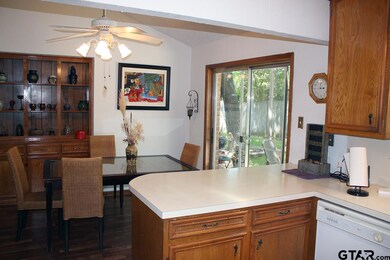 3910 3910 Lexington Dr, Tyler, TX 75701 - photo 7