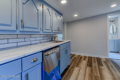 1738 Melrose Ave Belmar NJ-large-024-032