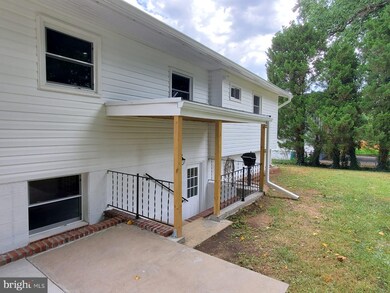 7511 Devries Dr, Lorton, VA 22079 - photo 6