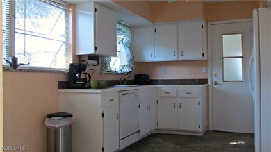 915 Fairfax Terrace NW, Port Charlotte, FL 33948 - photo 6