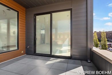 47-web-or-mls-159 S River Ave Holland-47