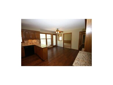 Spacious breakfast room with granite breakfast bar