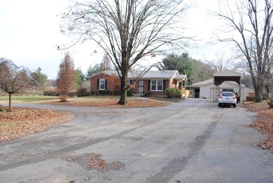 7804 E Manslick Rd, Louisville, KY 40228 - photo 2