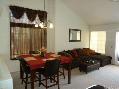 Open eating and dining area. Great for entertainin