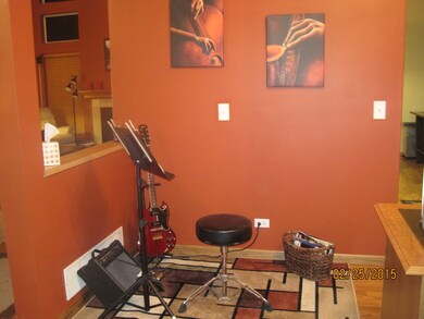 914 Cynthia Ln, Lake In the Hills, IL 60156 - photo 6