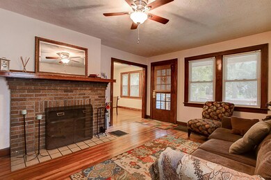 550 E. Kelso Rd. ~ Living Room