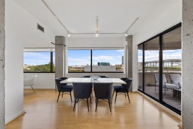 Enjoy the breathtaking Houston views while enterta