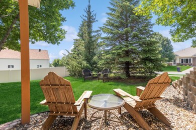 Another view of the cozy backyard.