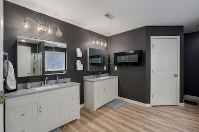 853 E Meadow Garden Ct-7