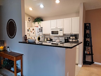 6729 Meadow Creek Dr unit 310, Columbus, OH 43235 - photo 7