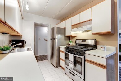2301 Freetown Ct unit 14/11C, Reston, VA 20191 - photo 6