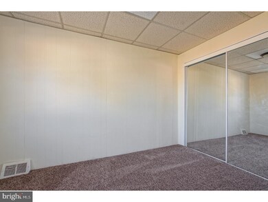 202 Glen Cove Rd, Darby, PA 19023 - photo 7