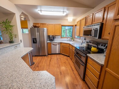 7. kitchen 1