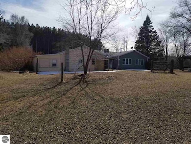 8240 Keystone Rd, Whittemore, MI 48770 - photo 6