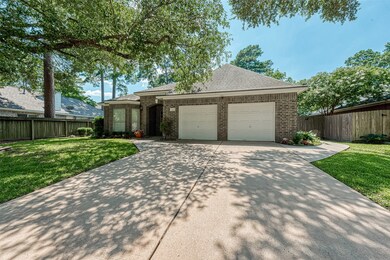 1407 Green Tree Dr, Tomball, TX 77375 - photo 4