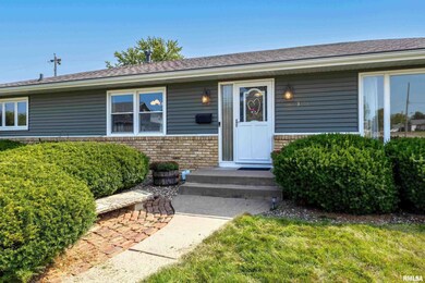 3707 N Thornwood Ave, Davenport, IA 52806 - photo 2