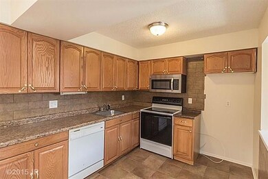 4542 50th St, Des Moines, IA 50310 - photo 4