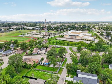 8406 N Main St, Houston, TX 77022 - photo 7