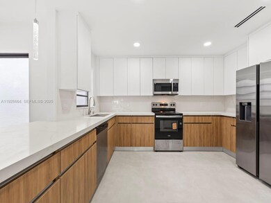 6885 NW 169th St unit 66D, Hialeah, FL 33015 - photo 3