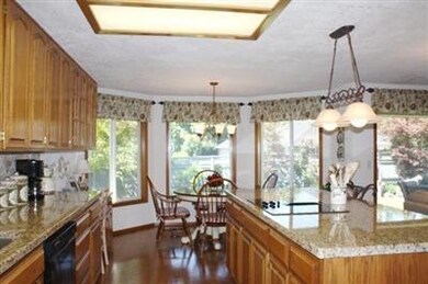 2479 Meadow Creek Dr, Medford, OR 97504 - photo 5