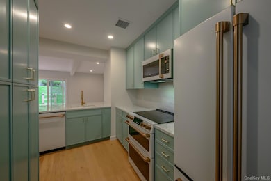 29 Fairway Place unit 6, Montauk, NY 11954 - photo 4