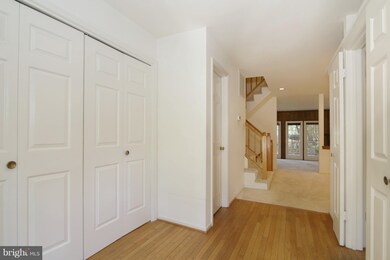 10050 Beacon Pond Ln, Burke, VA 22015 - photo 4