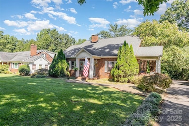 418 W 9th St, Newton, NC 28658 - photo 2