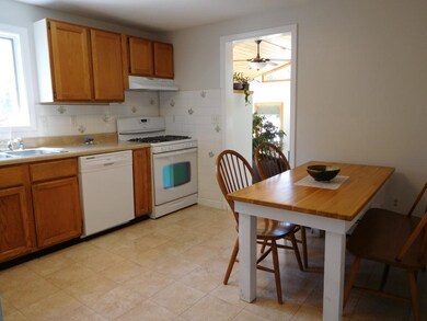 15 Meadow St, Manchester, NH 03103 - photo 7