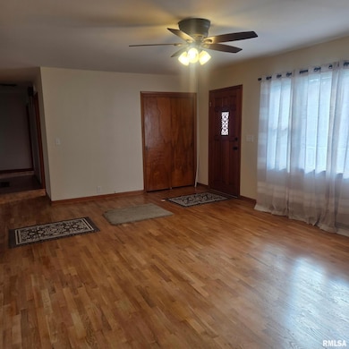 103 W Givens St, Abingdon, IL 61410 - photo 5