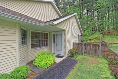 599 Highwood Cir unit END UNIT, Albany, NY 12203 - photo 5