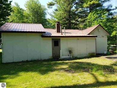 5733 N Hammell Beach Rd, Au Gres, MI 48703 - photo 2
