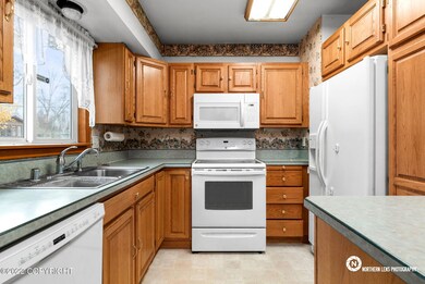 1640 State St, Anchorage, AK 99504 - photo 2