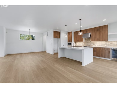 3541 NE Emerson St, Portland, OR 97211 - photo 5