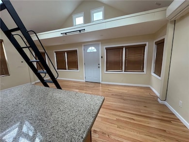 108-12 Rockaway Beach Blvd unit 4, Far Rockaway, NY 11694 - photo 4