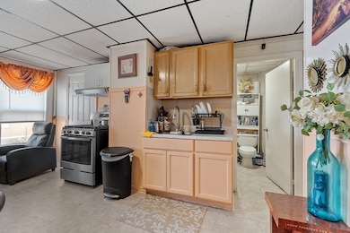 256-258A S Union St, Lawrence, MA 01843 - photo 6