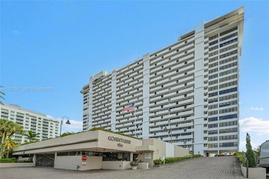 The Corinthian unit 15H, Fort Lauderdale, FL 33304 - photo 3