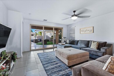 Greatroom w/ Stacking SGD